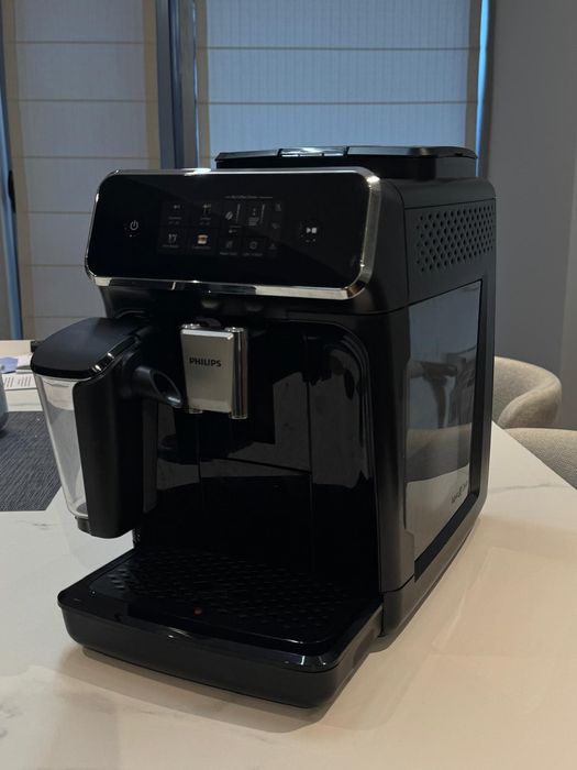 Автоматична кафемашина Philips Series 2300 LatteGo EP2334/10