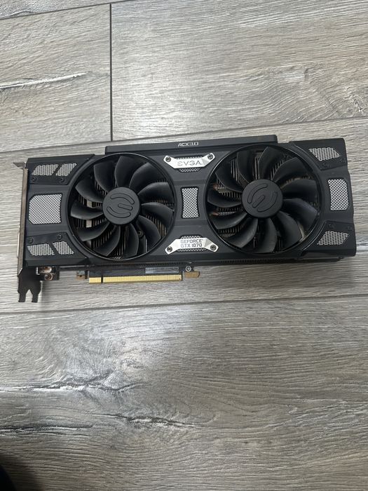 Placă video GTX 1070 8GB GDDR5 În stare excelentă