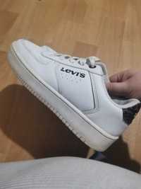Оригинални Дамски обувки 37ми номер levi's и guess