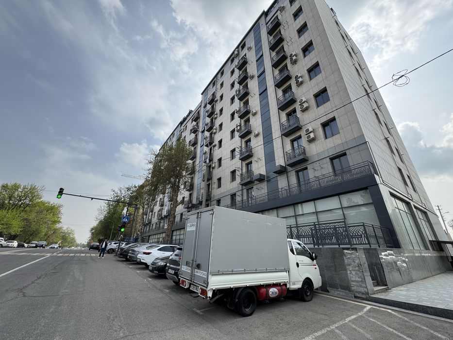 Буз Базар | ул.Сайрам - Сдается в аренду помещение вдоль дороги 600м2