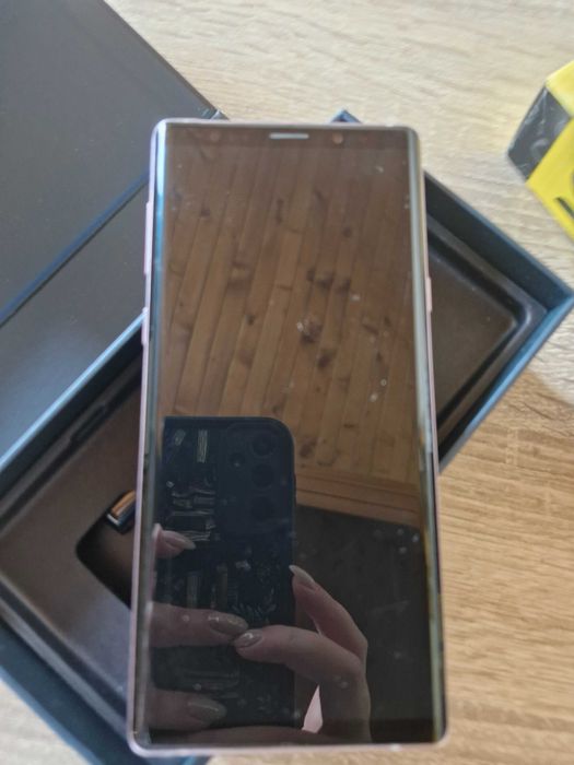 Samsung Galaxy Note 9 – Отлично състояние, нов гръб, кутия и аксесоари