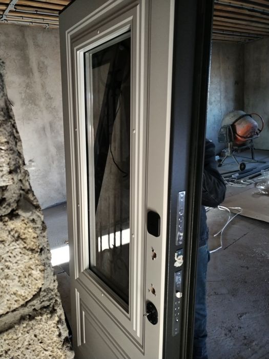 Есік сатылады высота 2.20 ширина 0.96