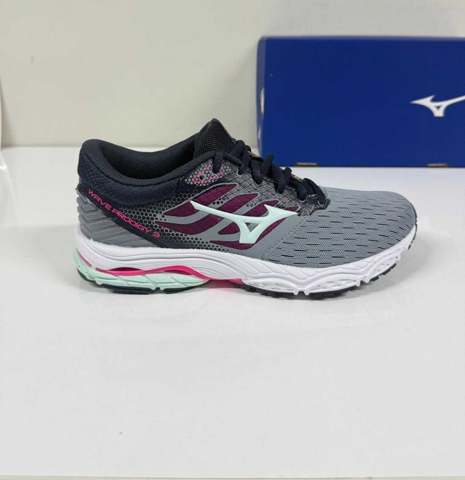 Mizuno Wave Prodigy 3