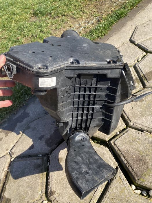 Carcasă filtru aer Audi A4 Cod: 8K0.133.837 B