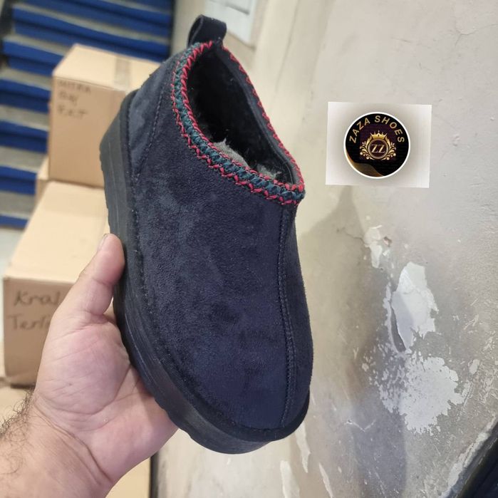 Ugi ayollar oyoq kiyimlari raspradaja