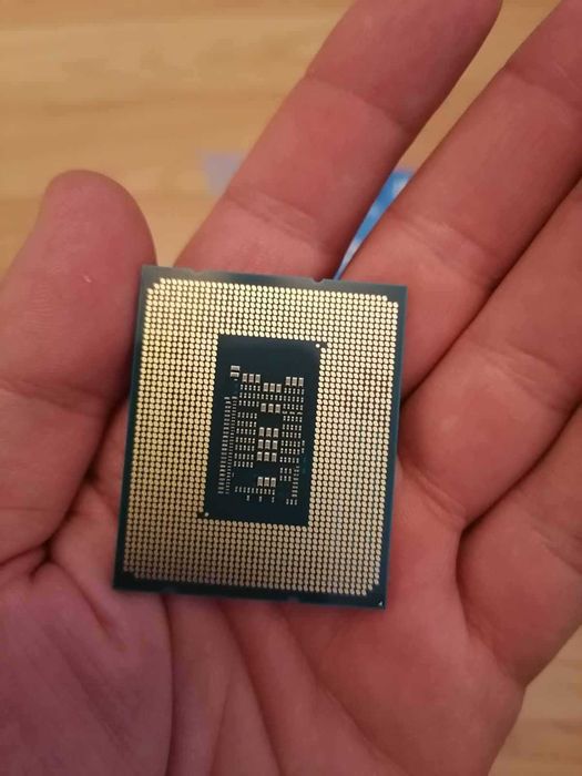 Procesor folosit Intel Core i5 12400 4.4GHz cooler stoc in garantie