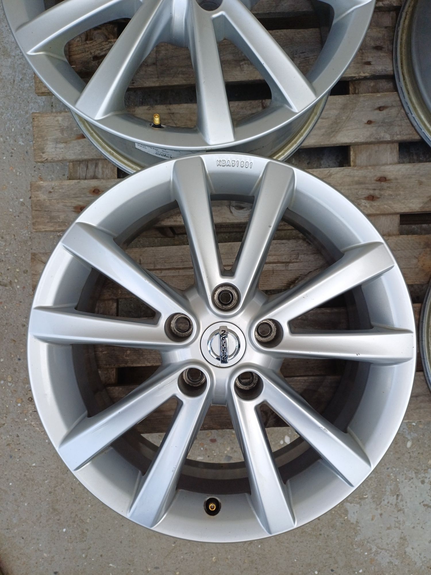 Оригинални джанти за Нисан R17  5x114.3  ET 45  7J