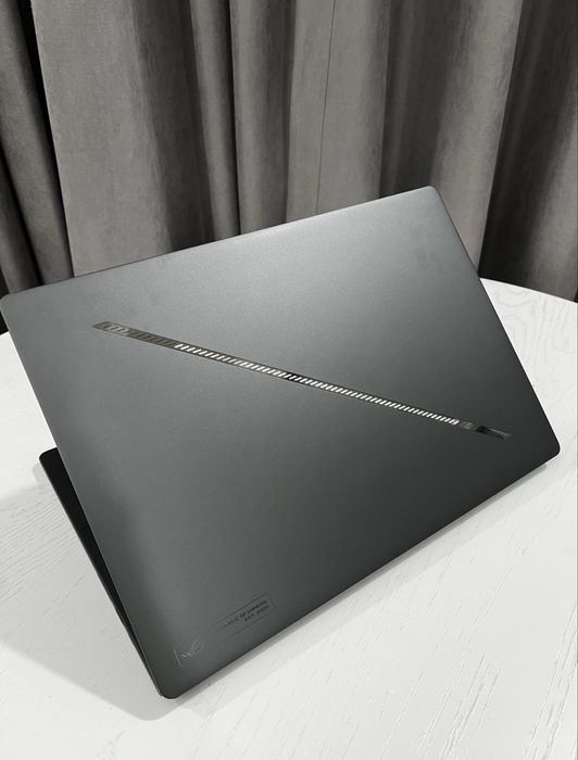 ASUS ROG Zephyrus G16 (GU605MI) RTX 4070, Intel U7 155H, 1TB, 32GB