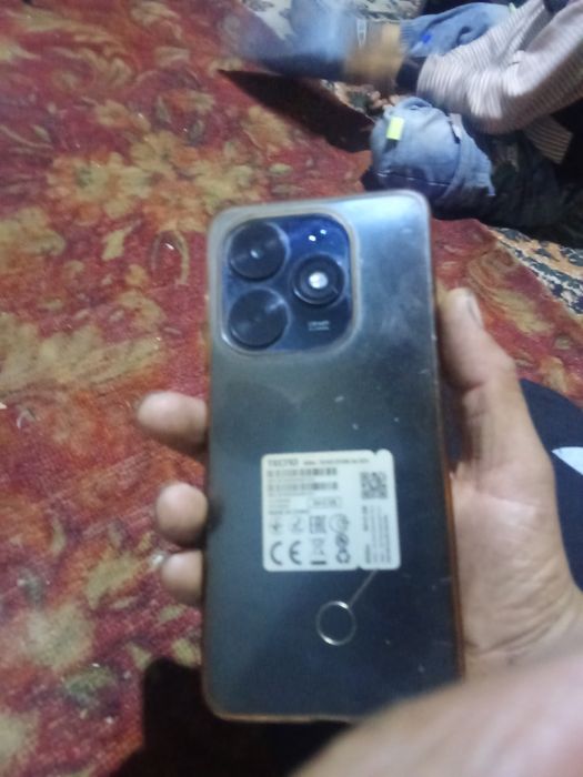 Texno 62+2GB xama joyi yaxshi