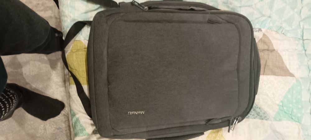 2 портфеля и сумка бананка на плечо в нормальном состоянии