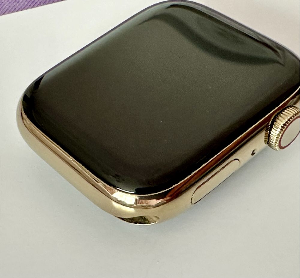 Apple Watch 7 45mm Gold Stainless Steel & Ceramic Case GPS Cellular