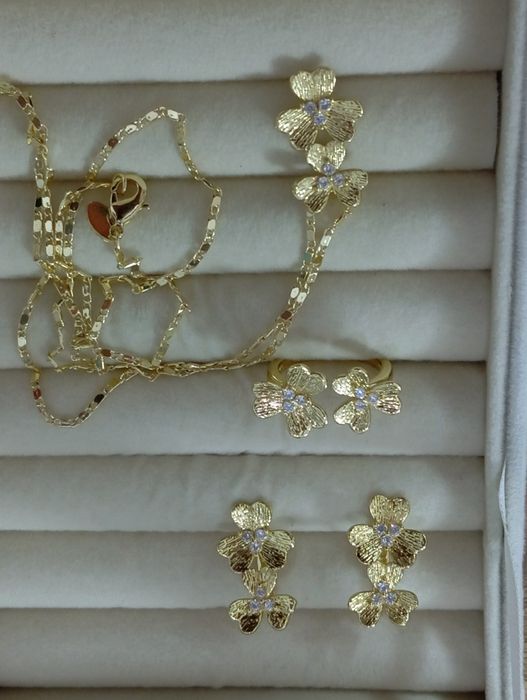 Turkiya tillasi 1:1 . Narxi 55.000
Narxi 

#turkey #g