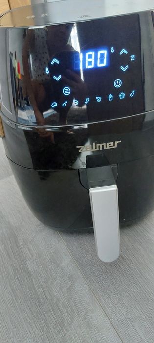 Air fryer friteuza