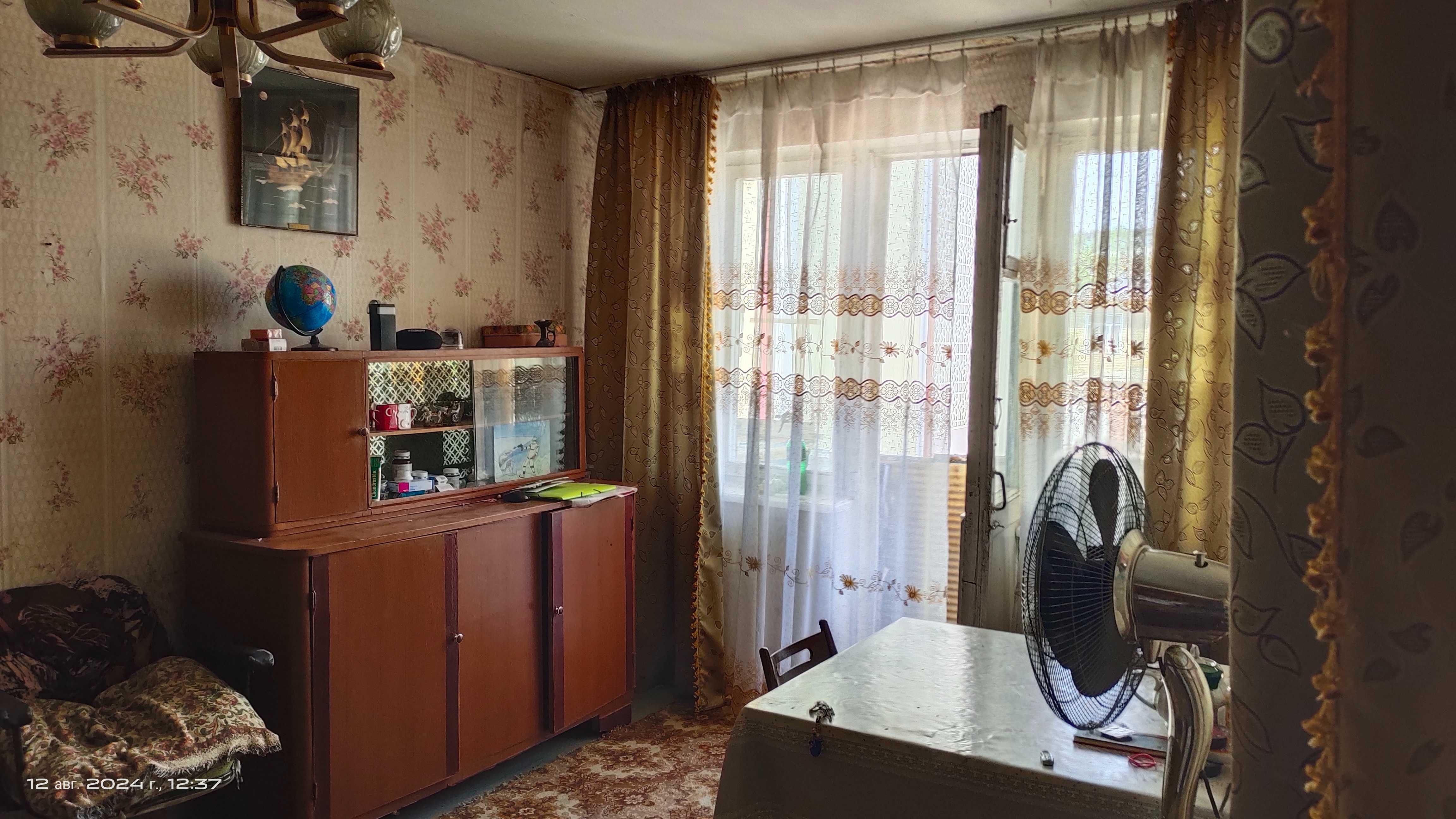 Продаётся квартира в 6-й микрорайоне, Квартира сотилади 6 кичик нохия