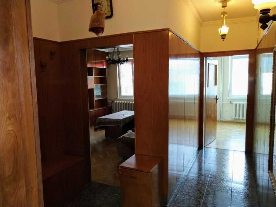 Продава се Тристаен апартамент в София, Малинова долина - 80 кв.м за 2000 €/кв.м - Снимка #2