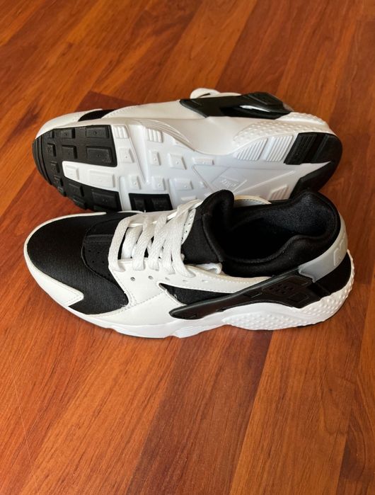 Adidași Nike Huarache nr.36,5
