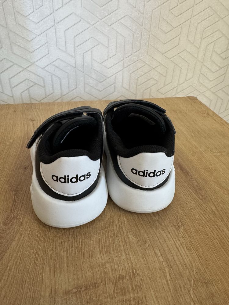 Детски маратонки Adidas Sportswear