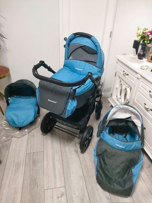 Carucior 3 in 1! In stare foarte buna! Folosit foarte putin