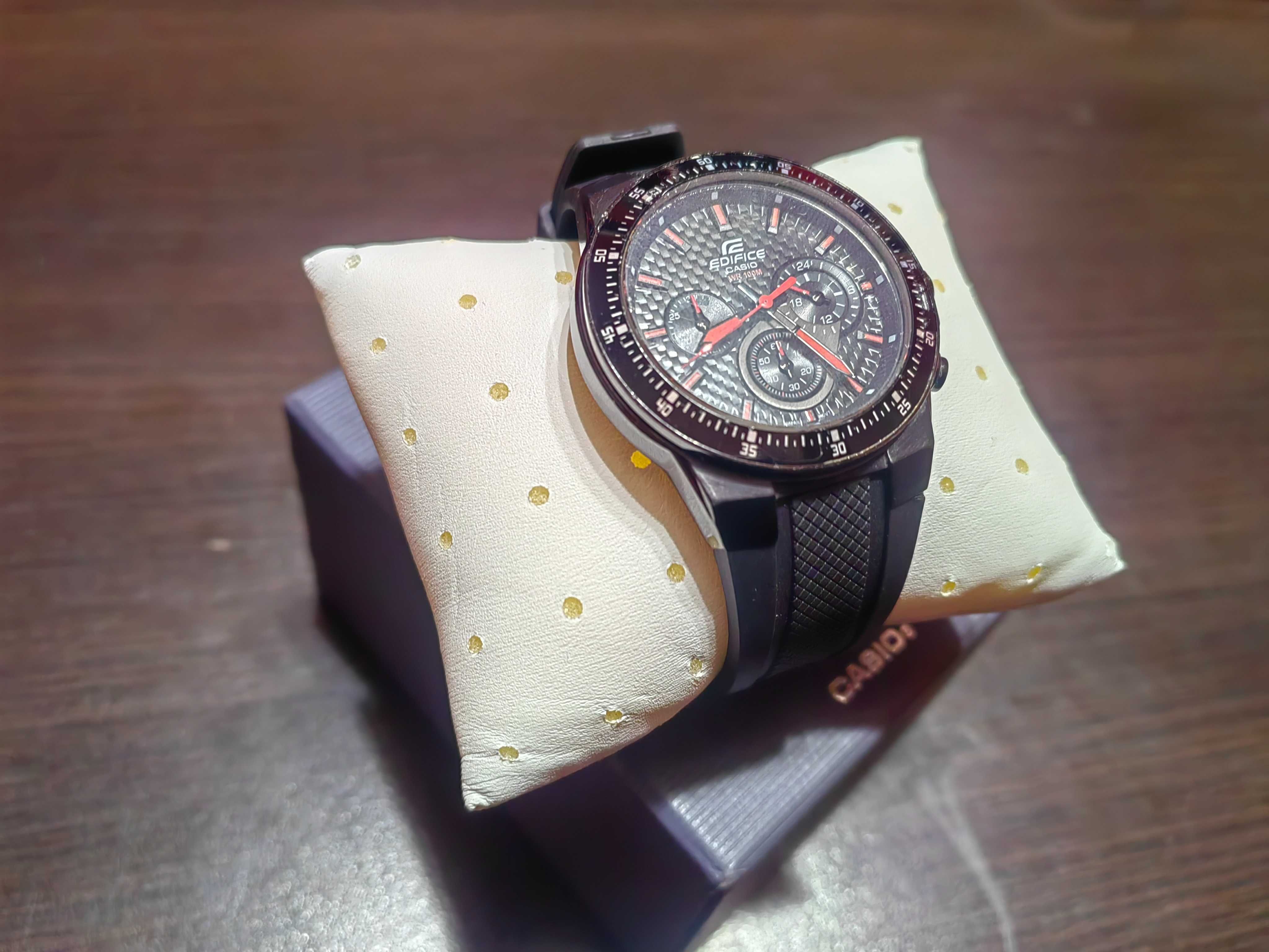 Продава се!!! Casio edifice ef-552pb-1a2vef