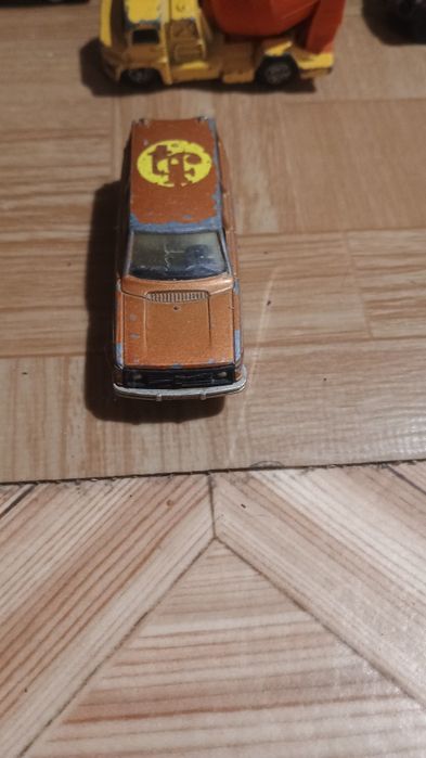 Продават се детски метални играчки