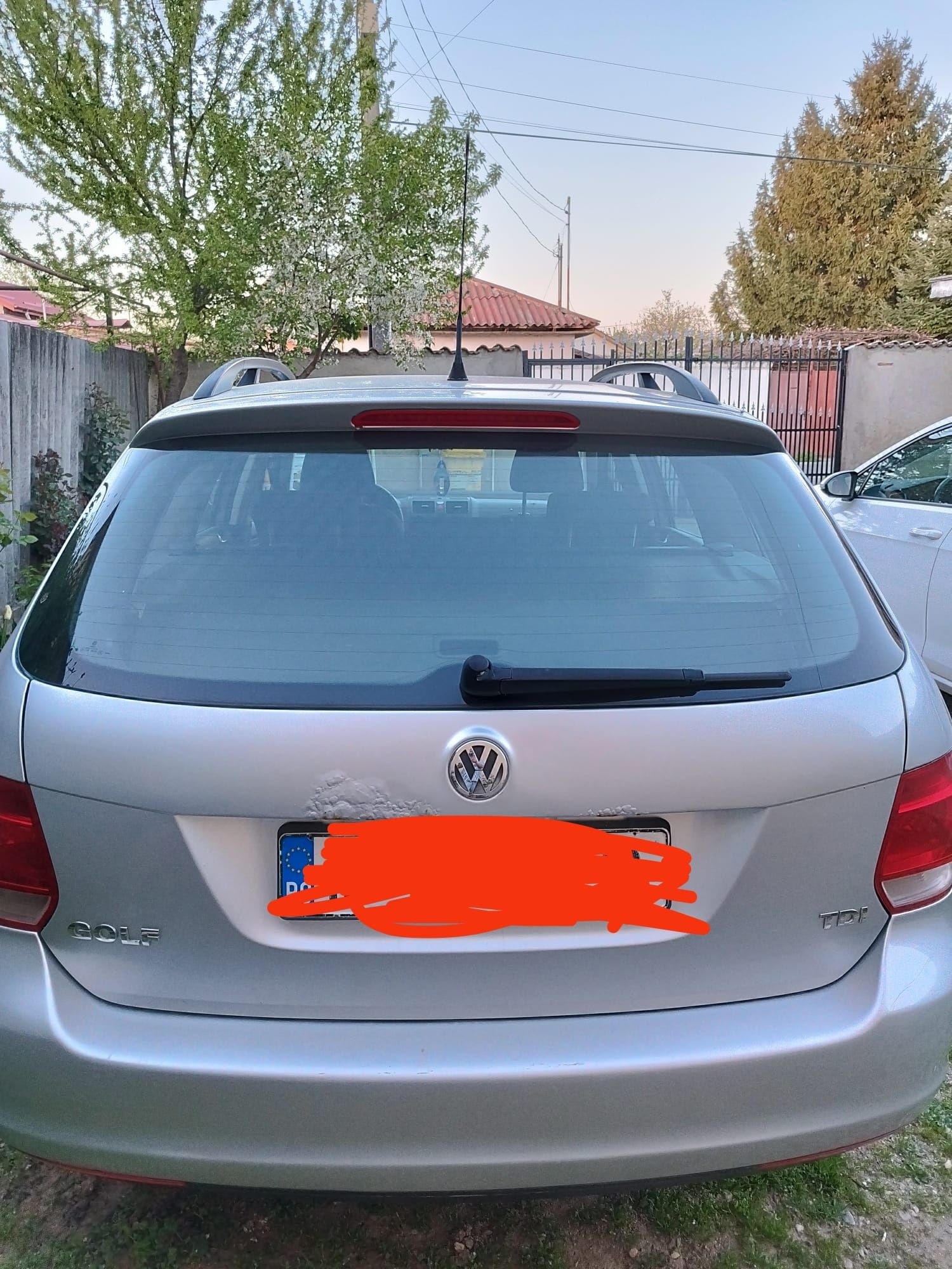 Vând golf 5 break 1.9tdi