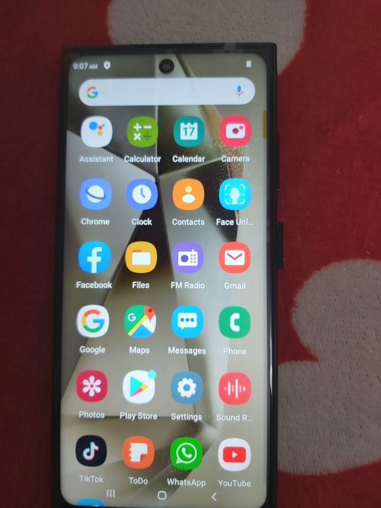 Vând telefon nou la cutie cu toate accesoriile memorie 8GB Rami+256GB