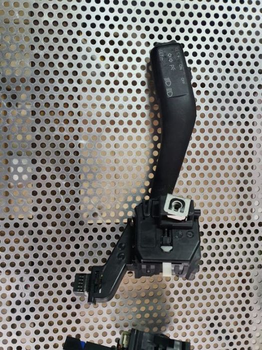 Maneta Tempomat / Semnalizare / Stregatoare VW Touran Golf 5 Golf Plus
