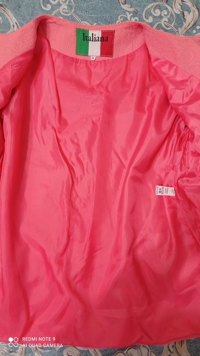 Пиджак в отличном состоянии коралловый цвет