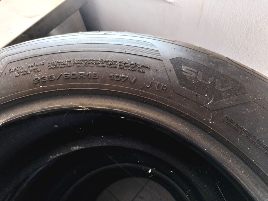 Anvelope 235/60/18 Goodyear Eagle F1 aproape noi