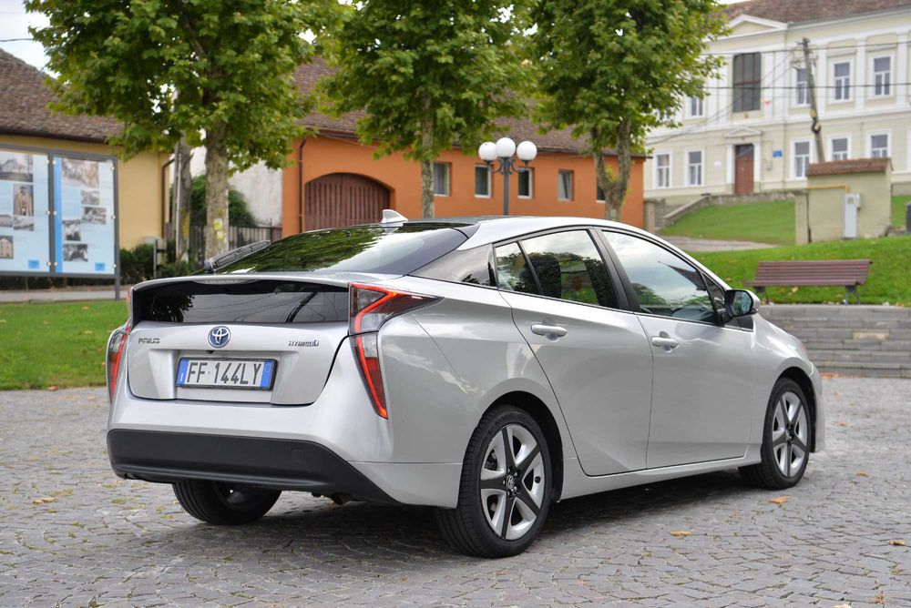 Toyota Prius 1.8 Hybrid Style