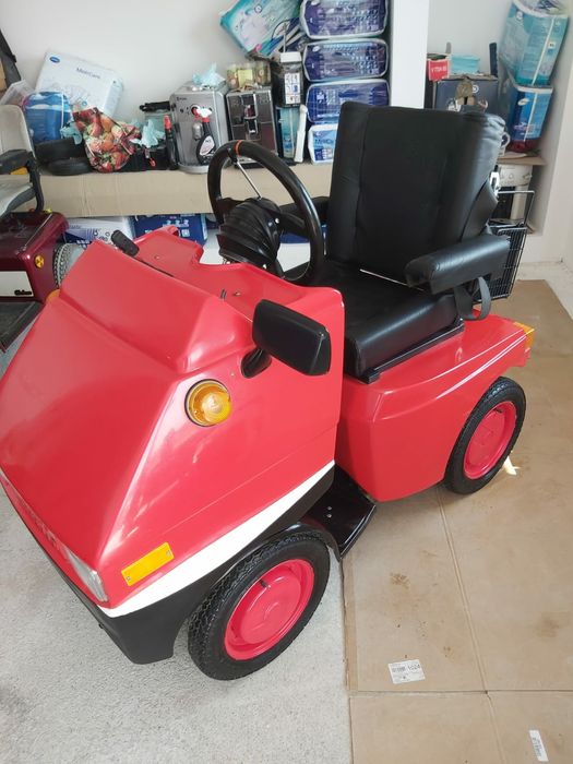 Scuter (Carut)electric pentru persoane cu dezabilitati