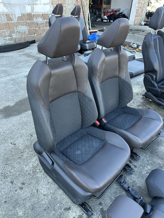 Interior piele / material Toyota CHR