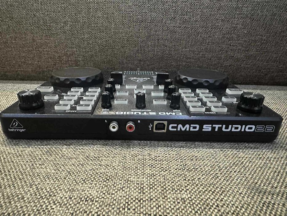 Consola mixer audio dj CMD STUDIO 2A BEHRINGER
