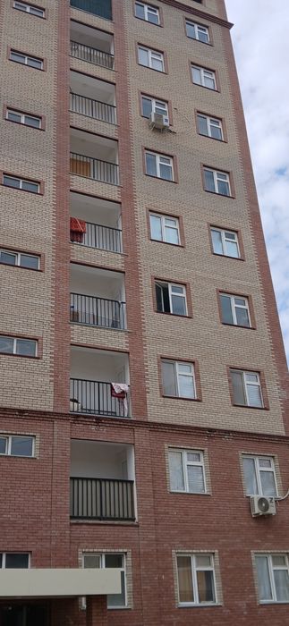 Urganch xiyva yo'lni bo'yidagi brollerda 9 qavatli domning 3 qavatidag