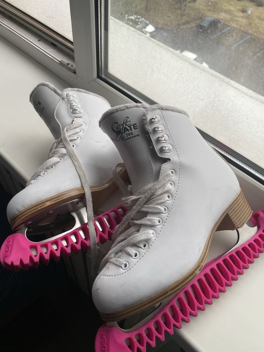 Продам коньки почти новые очень хорошем состоянии