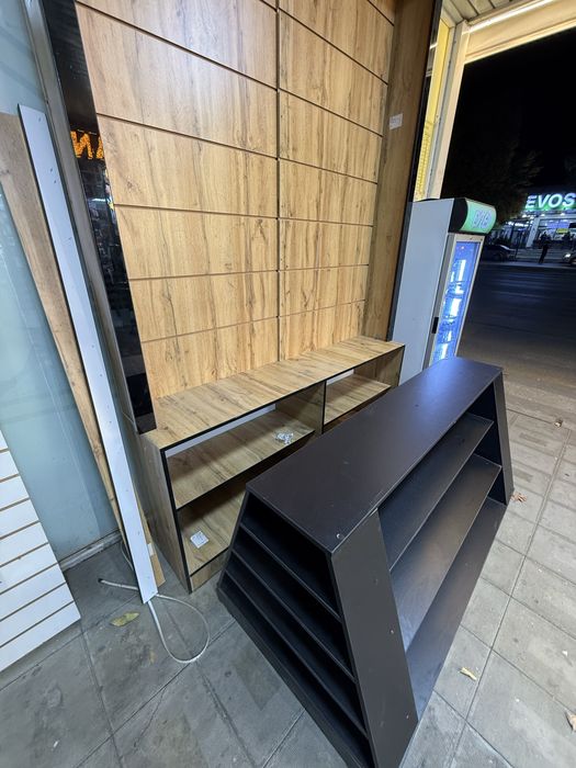 Срочно. Таер мебель сотилади.Телефон аксессуар, парфюм дуконлар учун.