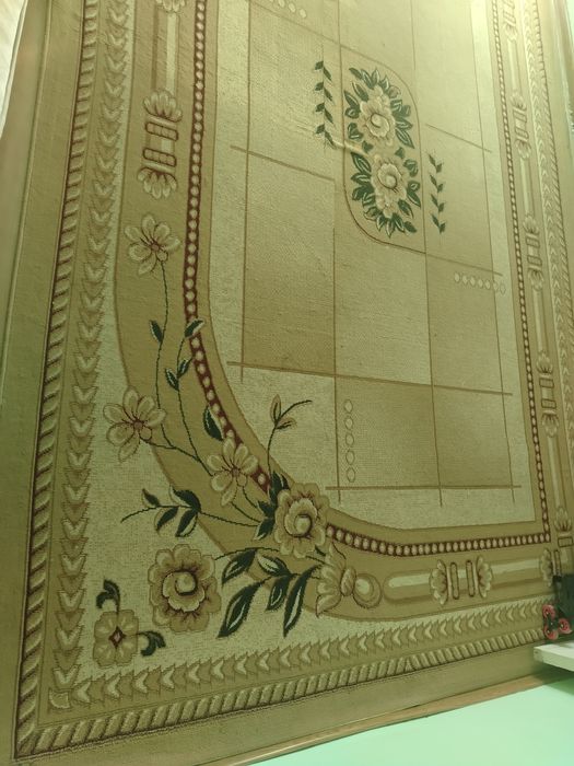 Gilam sotiladi 5;5m*2,5m