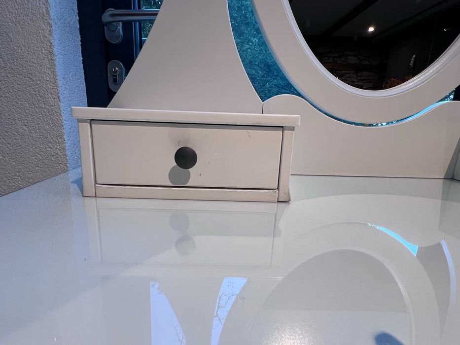 тоалетка с огледало - ikea HEMNES