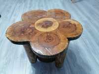 Masa din lemn natural confecționată de un om bun