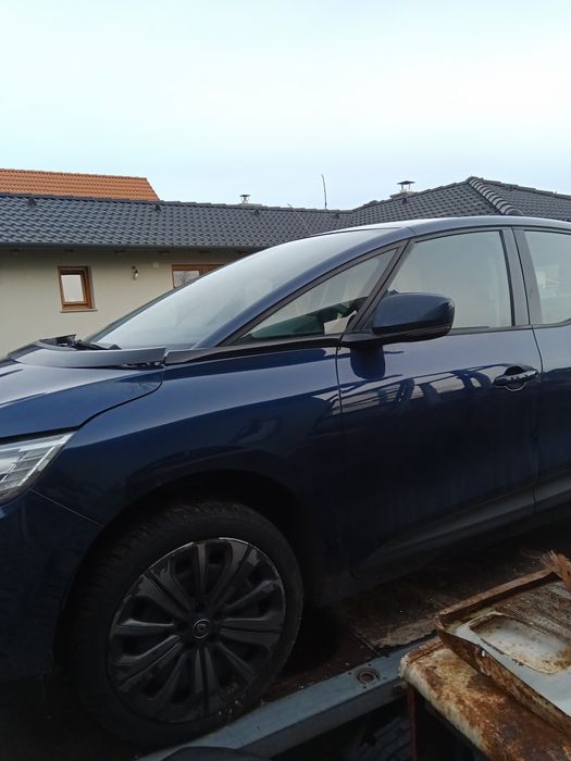 Renault Scenic  1.5 dci avariat /lovit