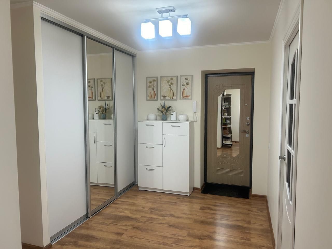Продается 2 комн.квартира .5 мкрн.