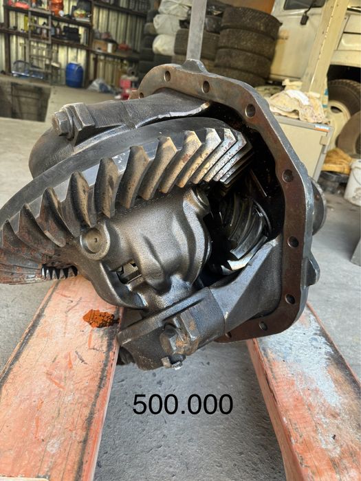 Запчасти на мерседес Актрос