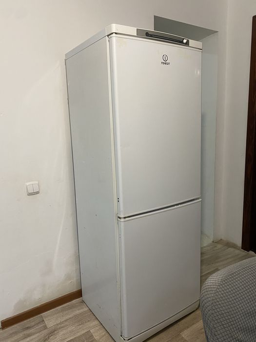 Продам холодильник