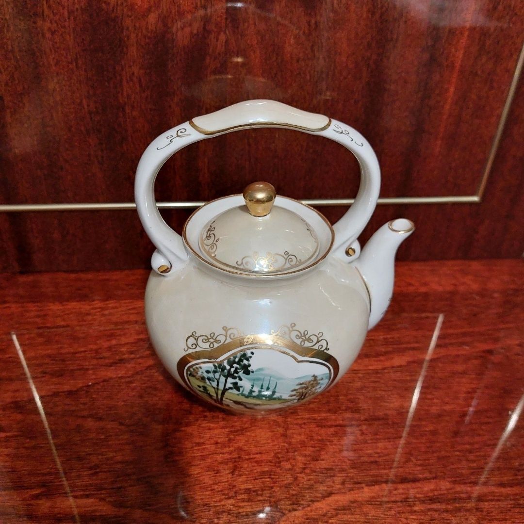 Фарфоровый чайник, Кисловодский фарфор