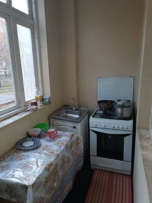 1 хоналик уй ижарага берилади