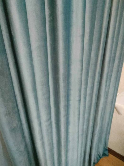 Продам плотные шторы в зал