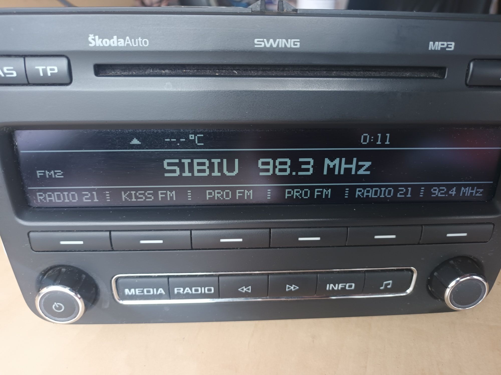 Radio CD MP3 Skoda Swing Fabia 2  Roomstercasetofon