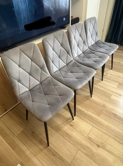 Vand scaune tapitate