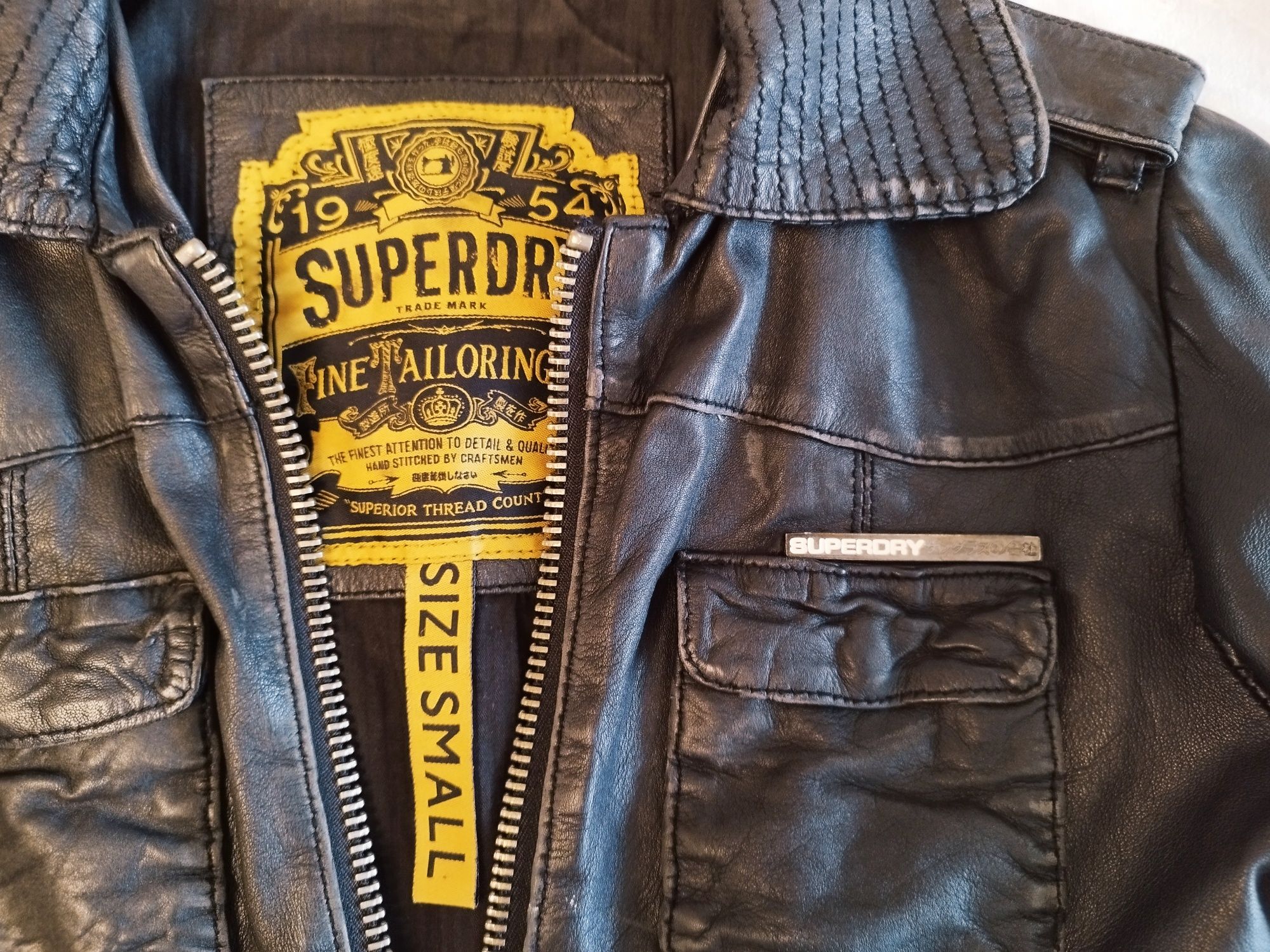 Jachetă de damă Superdry 1954, biker din piele, mărimea S.

Descriere: