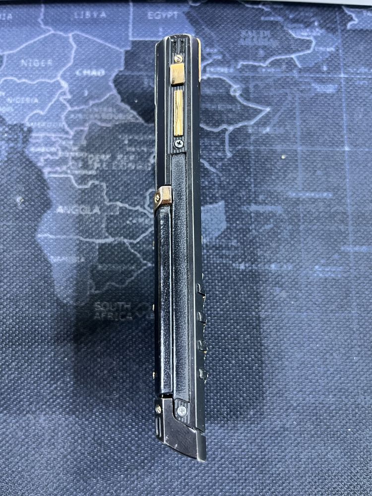 Vertu Signature model